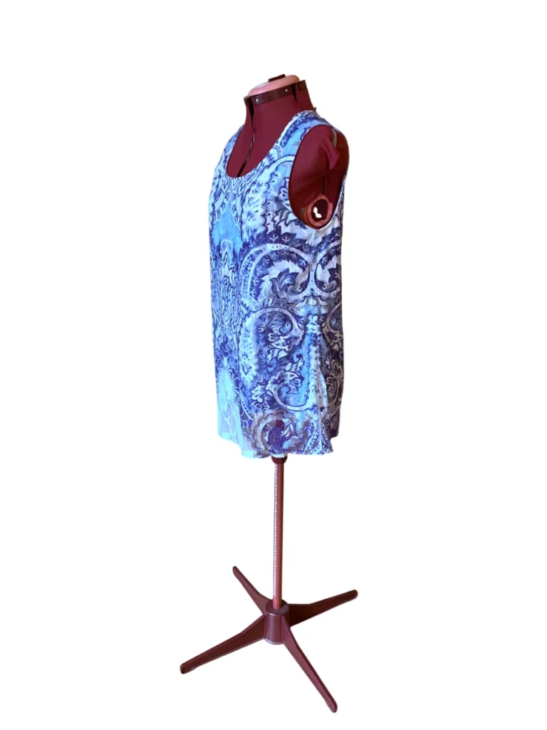 Image for Le Grenier – Tunique sans manches à superpositions en dentelle bleue et blanche – Taille L