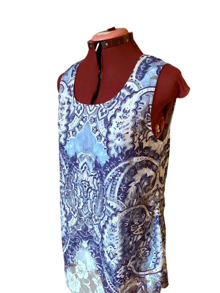 Image for Le Grenier – Tunique sans manches à superpositions en dentelle bleue et blanche – Taille L