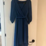 Thumbnail for Robe portefeuille plissée DKNY