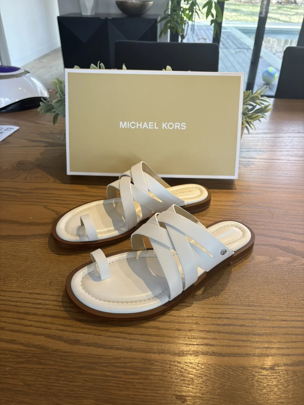 Featured image for Sandale Nora de Michael Kors