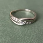 Featured thumbnail for Bague en or blanc massif 10K