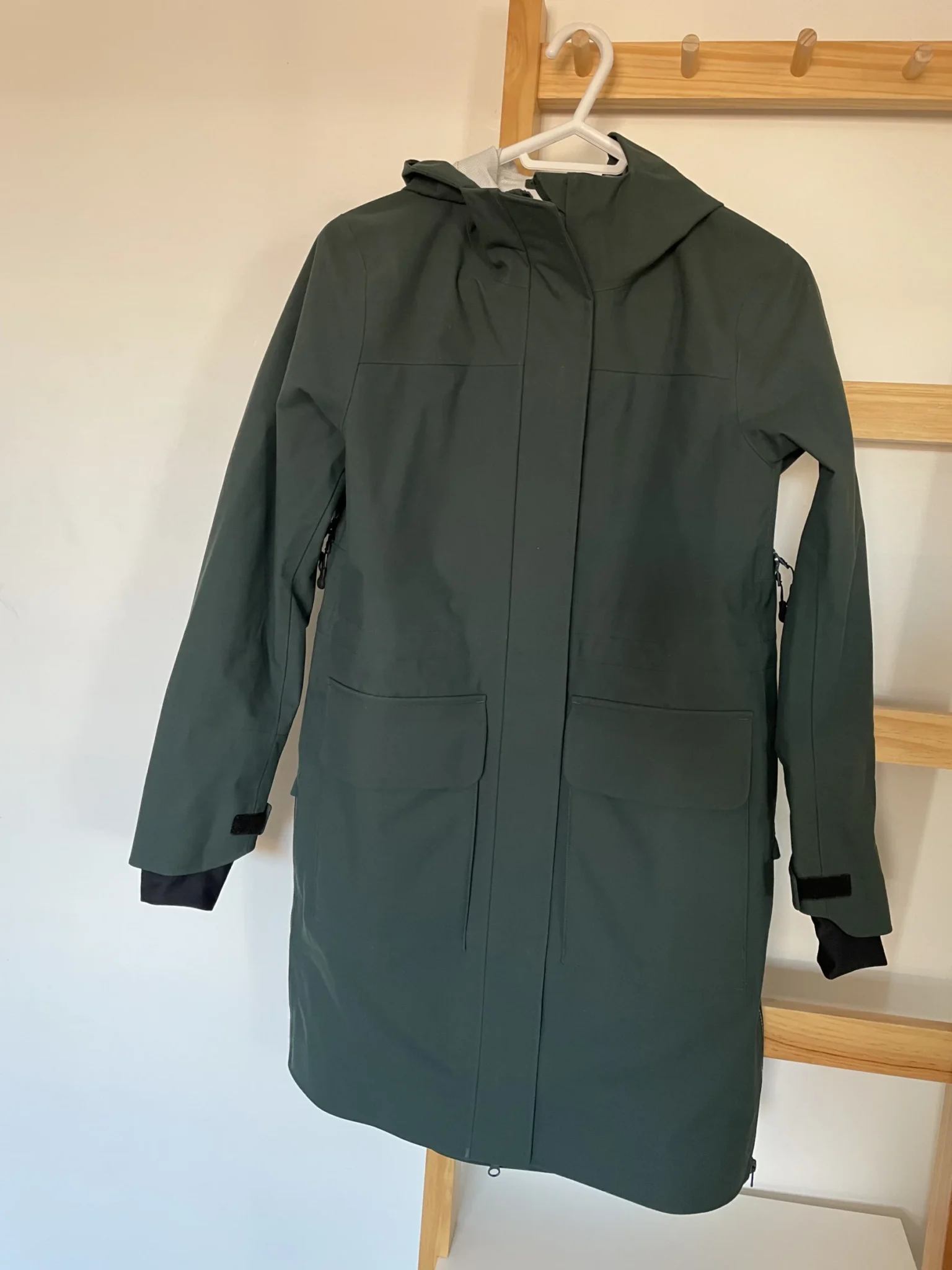 Featured image for Manteau imperméable Alder