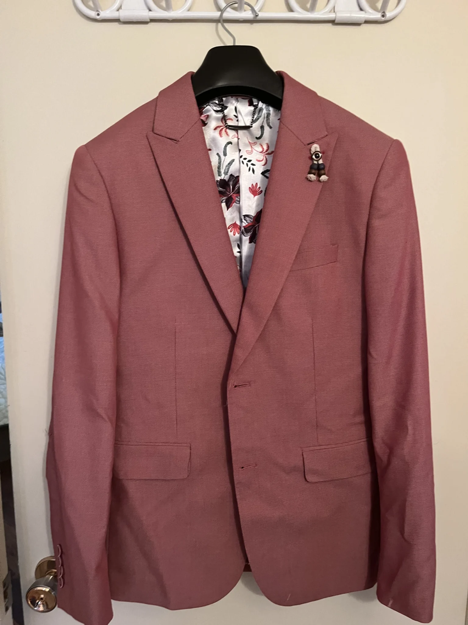 Featured image for Veston rose