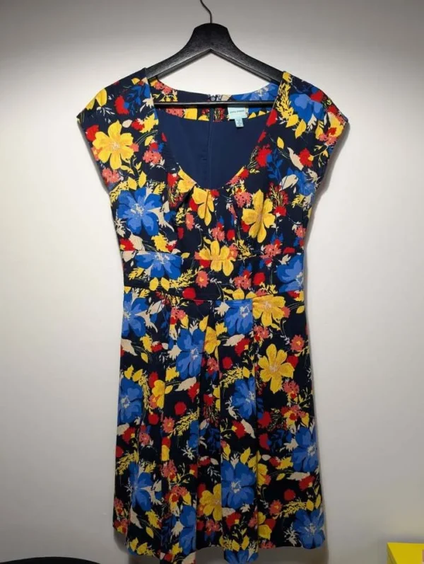 Image for Retro-inspired floral dress