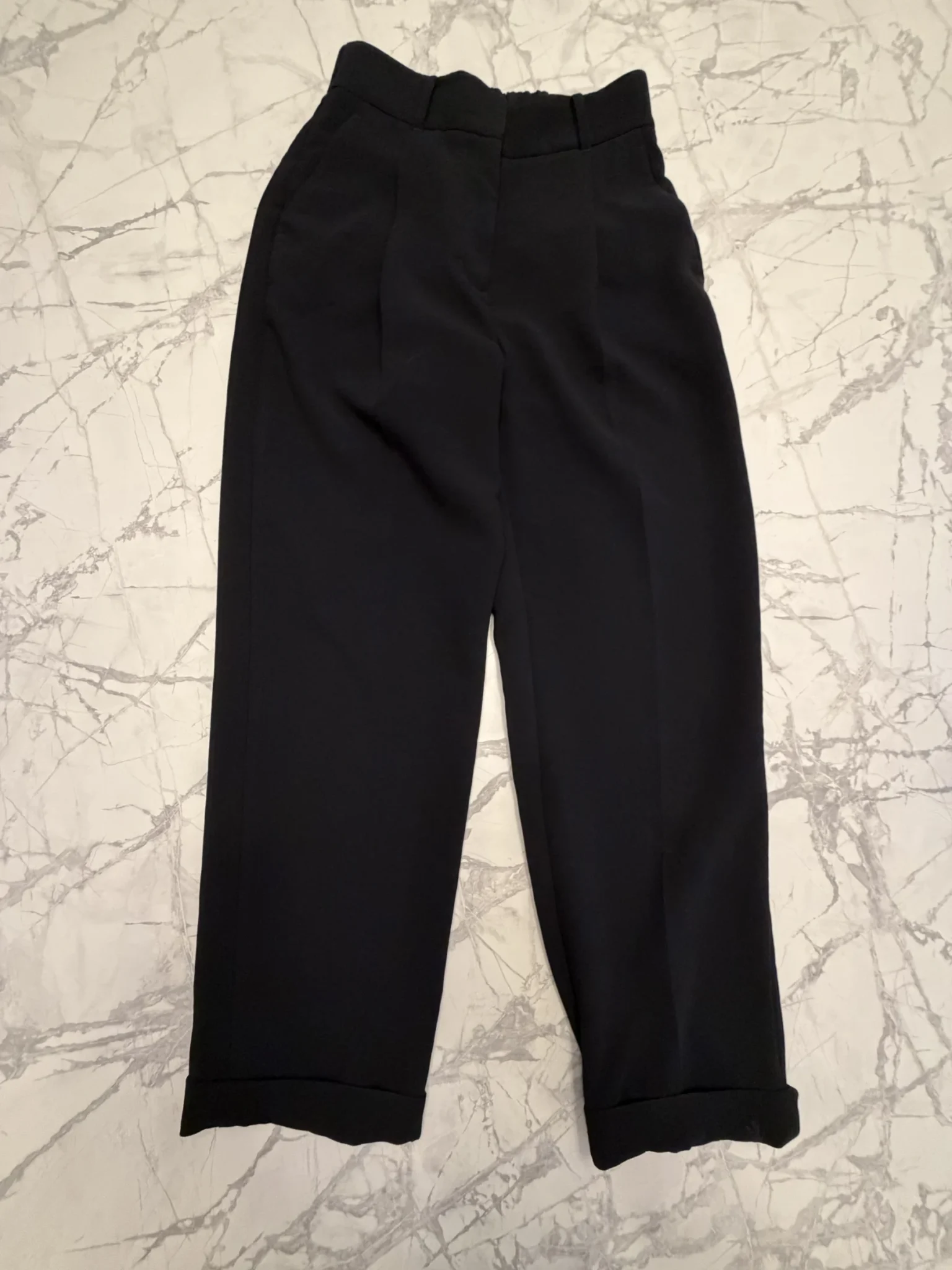 Featured image for Pantalon Daria Aritzia Noir