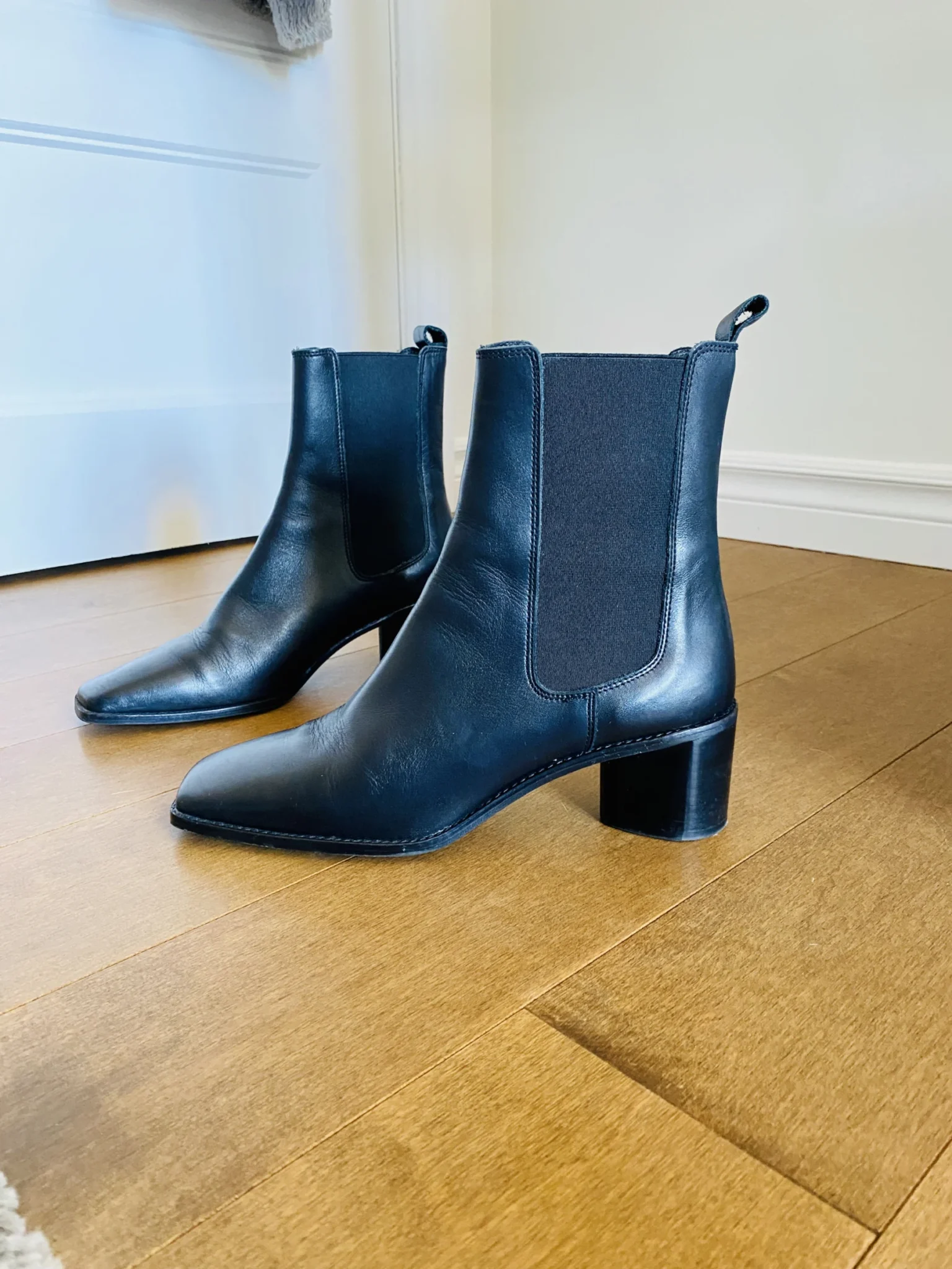Image for Bottines en cuir noir de L'Intervalle
