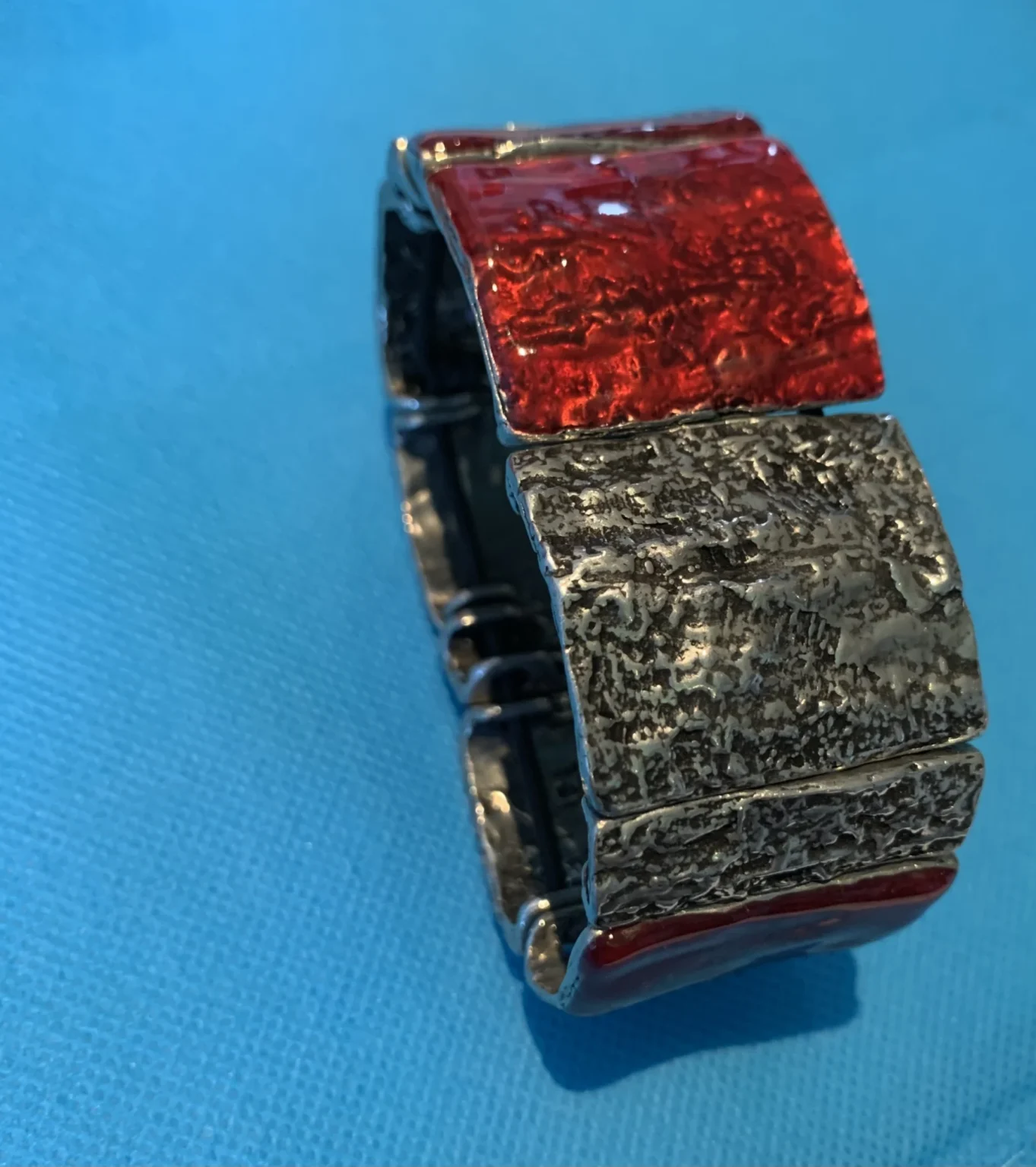 Featured image for Marque NES: Bracelet artisan Québécois
