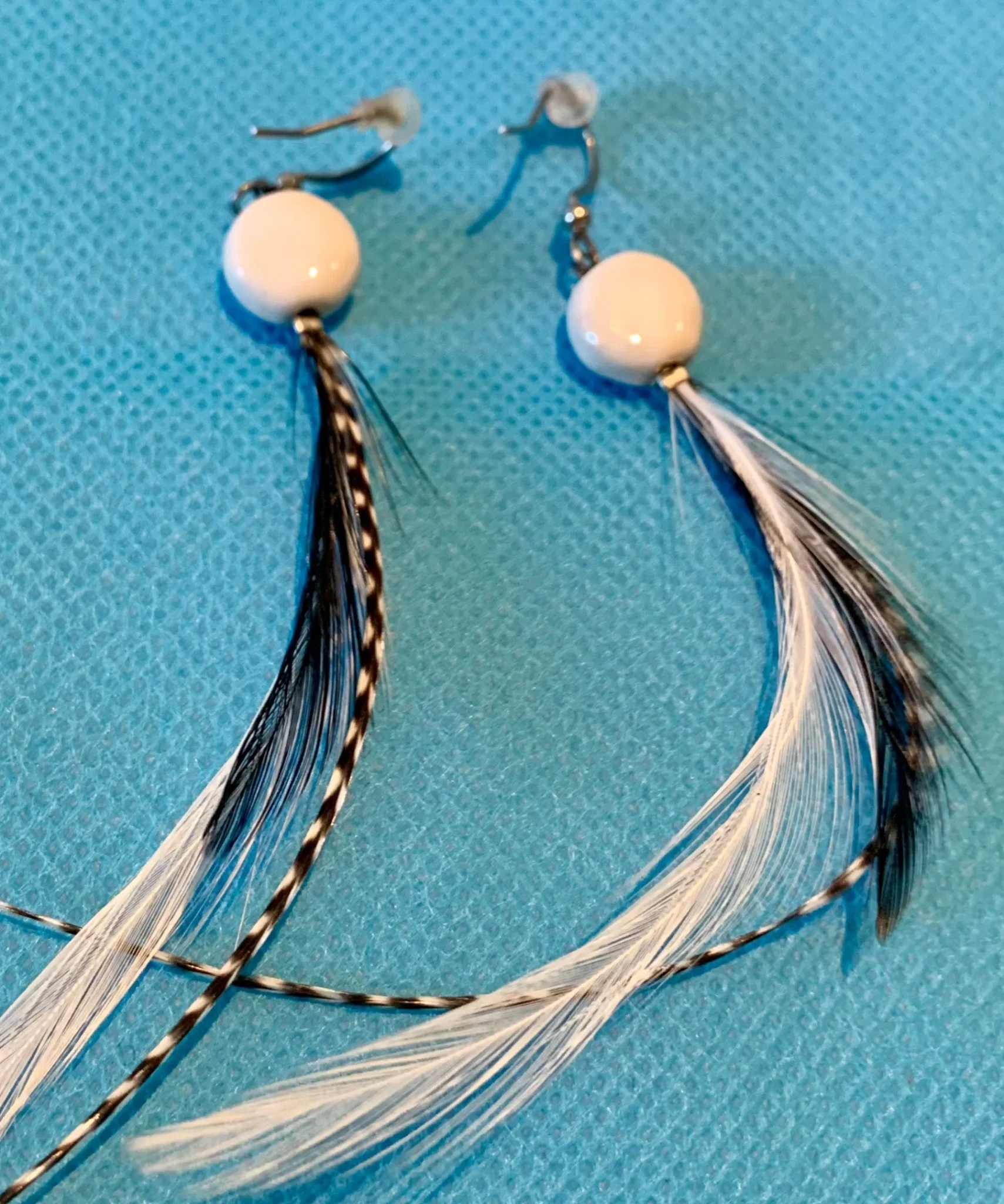 Image for Artisane Québécoise - Boucles d'oreille à plumes