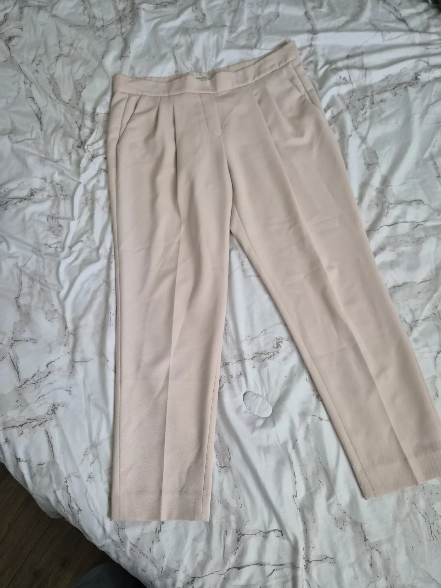 Featured image for Pantalon Babaton