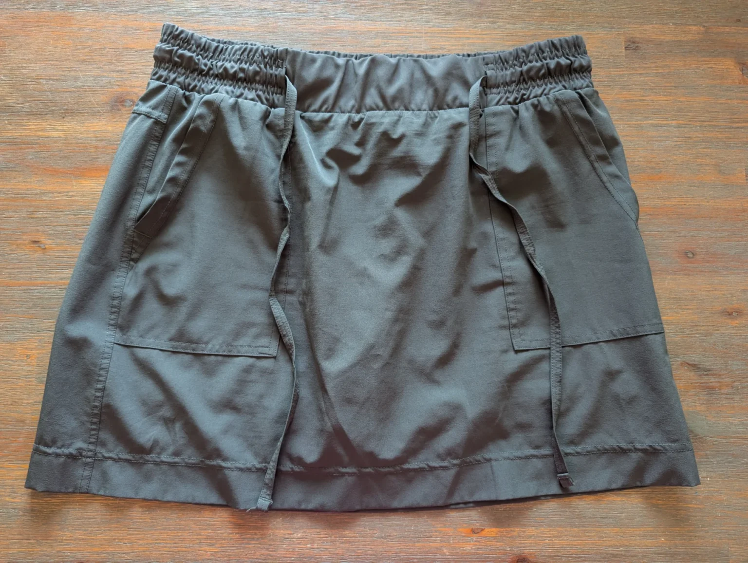 Featured image for Jupe short Apana