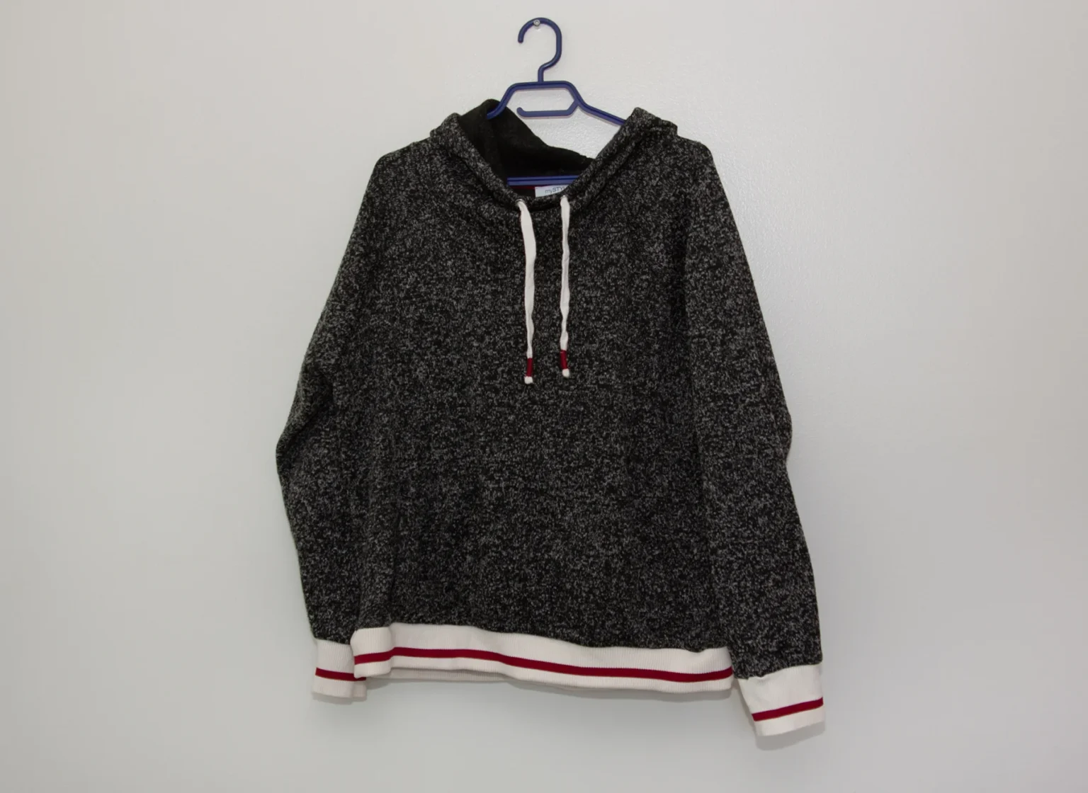 Featured image for Chandail à capuche