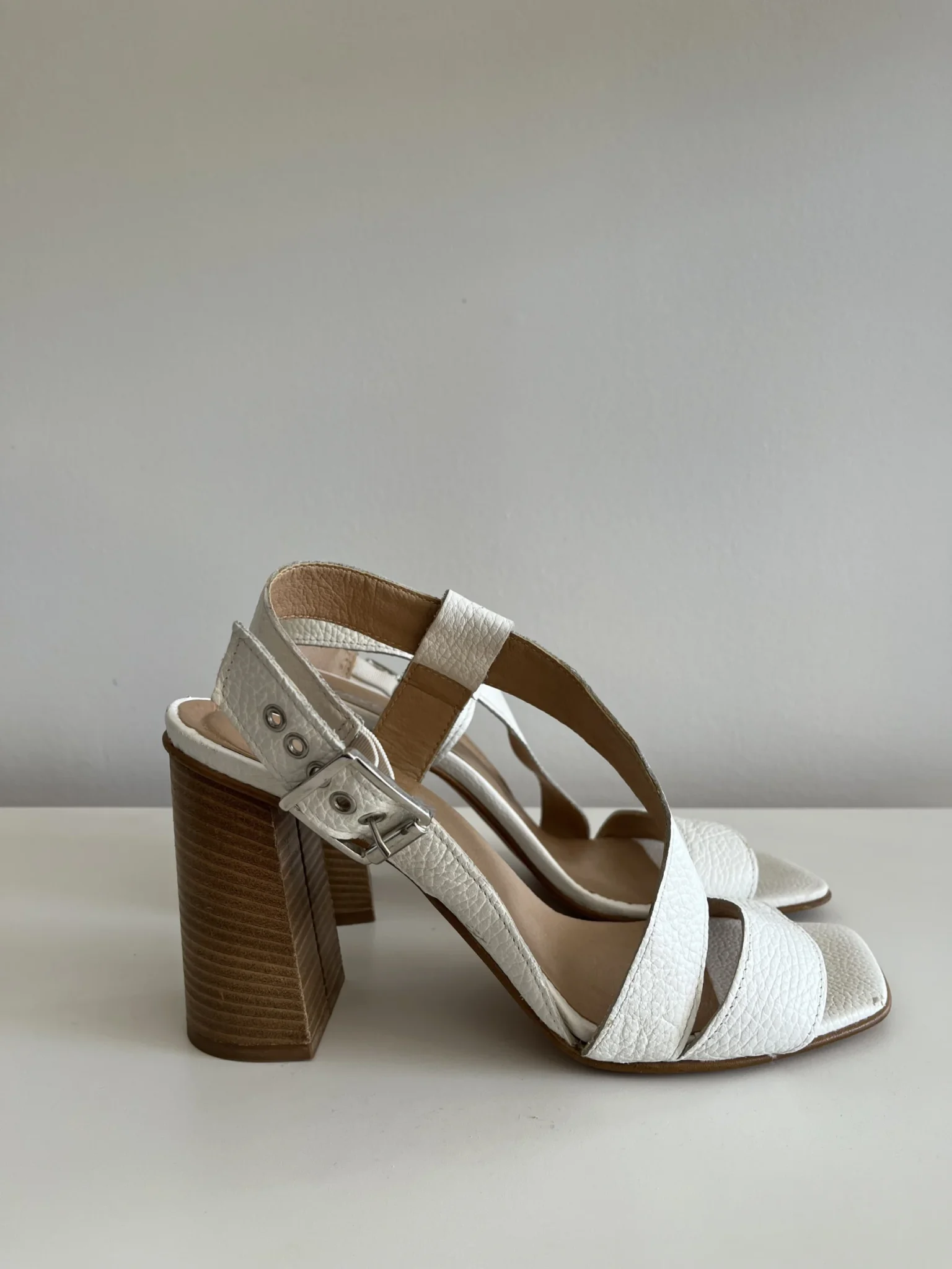 Featured image for Intervalle sandals size 40 off-white with wooden heels