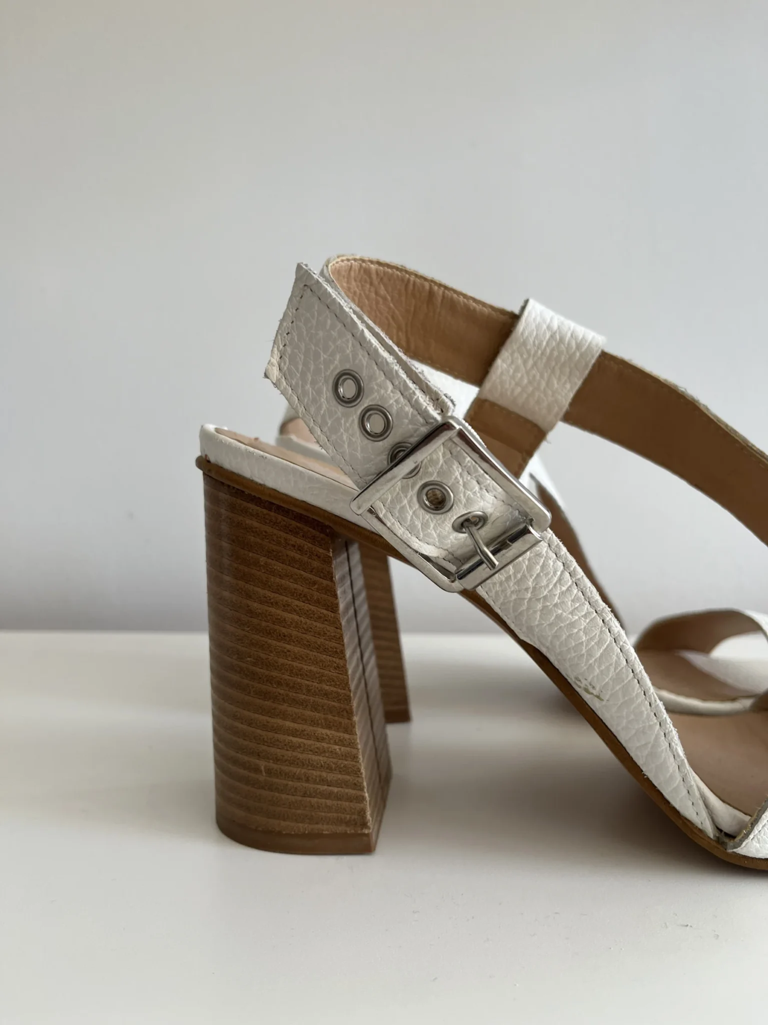 Image for Intervalle sandals size 40 off-white with wooden heels