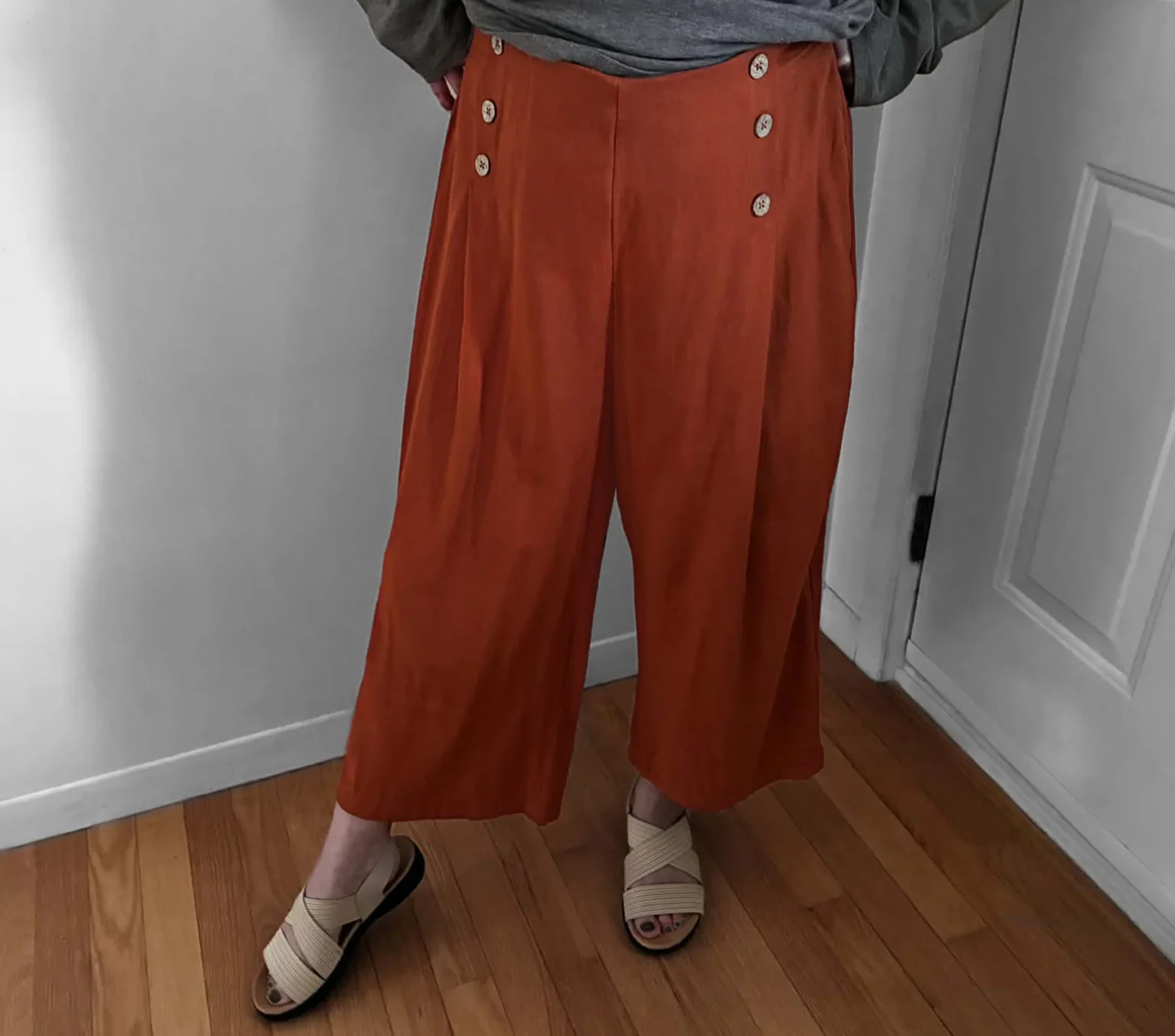 Featured image for Pantalon large, mi-mollet