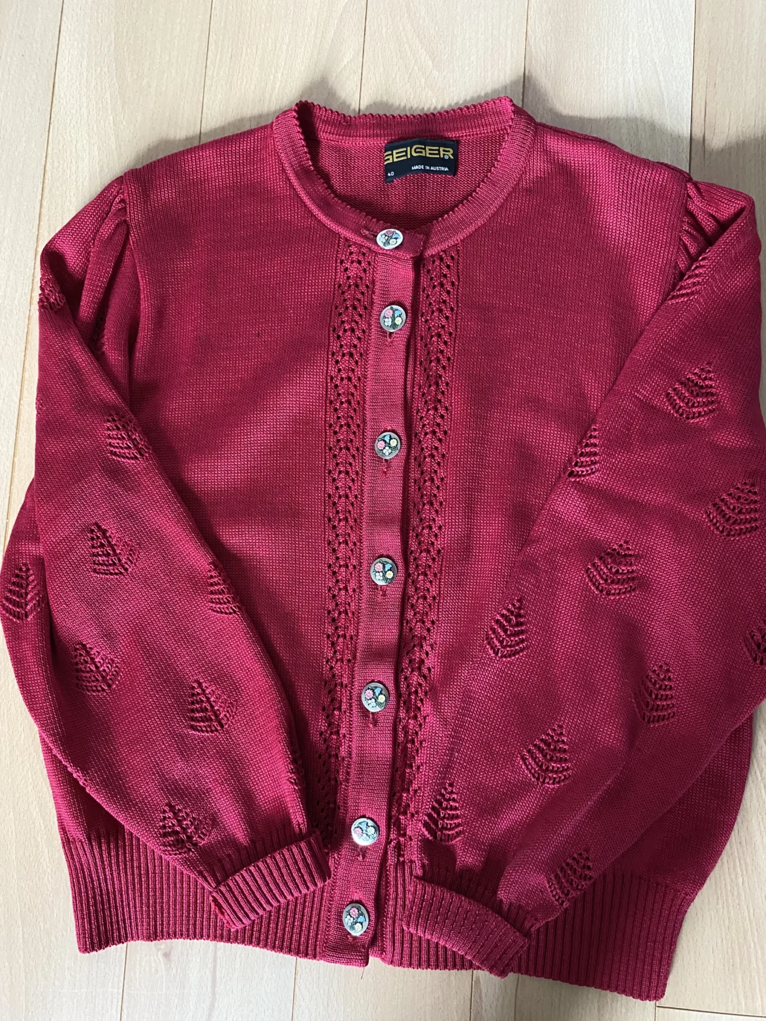 Featured image for Cardigan autrichien Geiger
