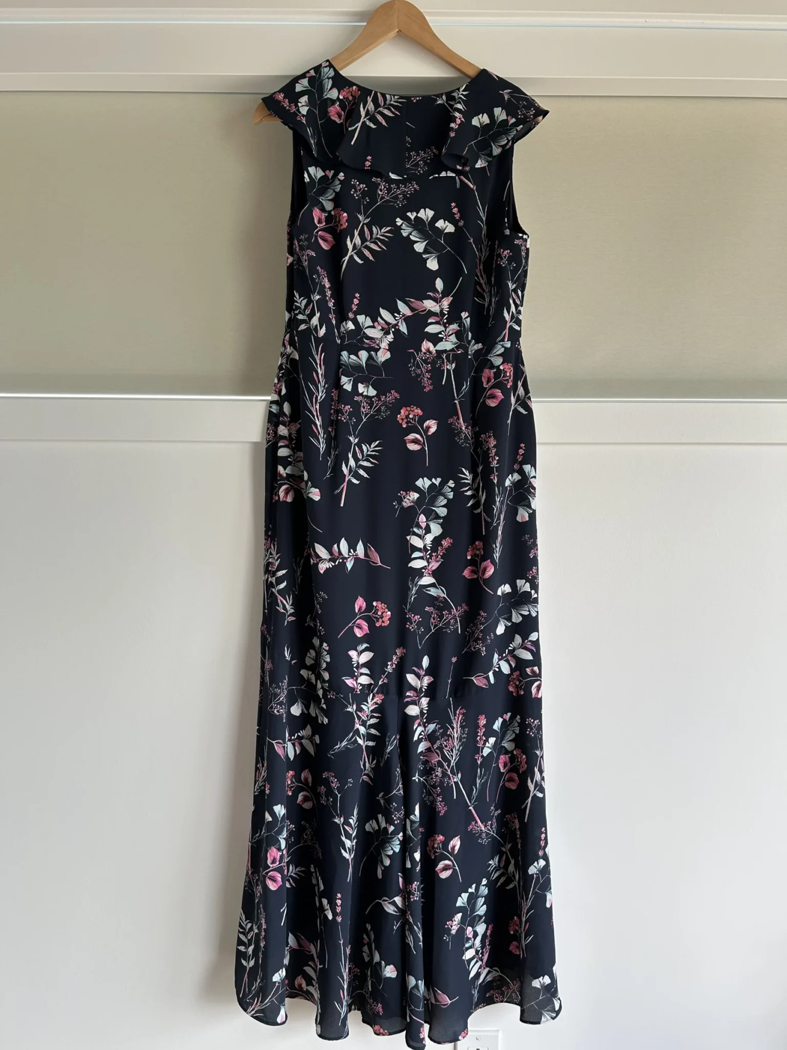 Image for Beautiful feminine floral dress