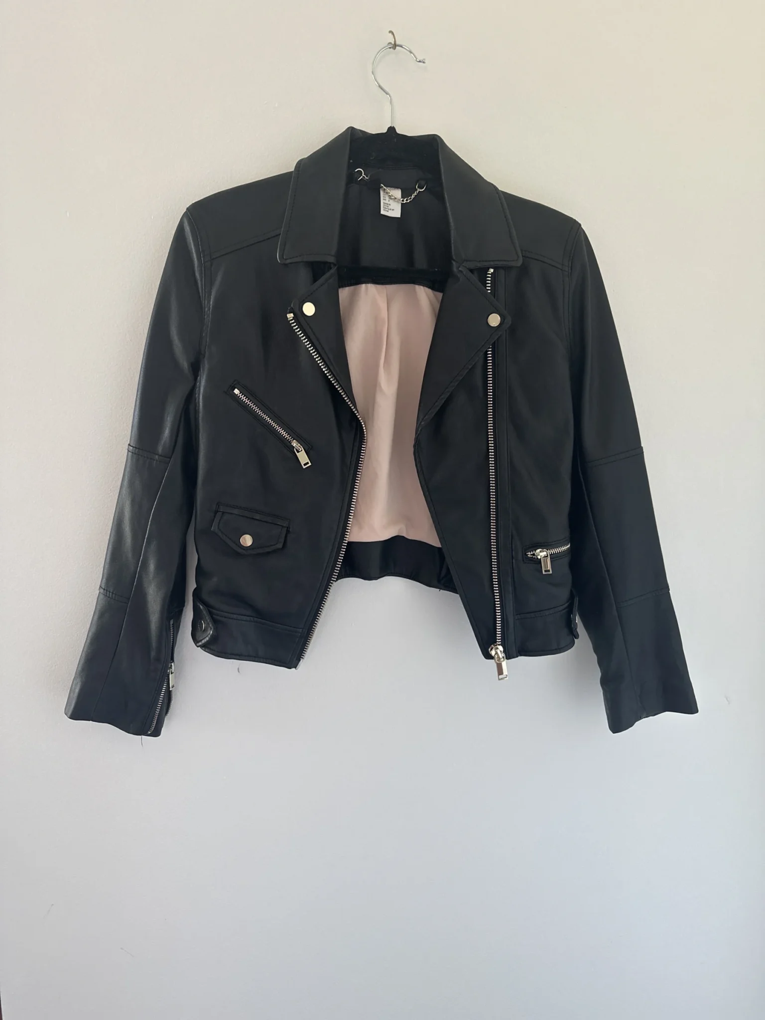 Featured image for Perfecto noir H&M