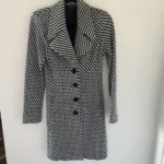 Featured thumbnail for Manteau mi-long noir et blanc Le Château