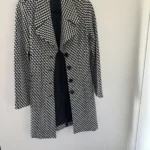 Thumbnail for Manteau mi-long noir et blanc Le Château