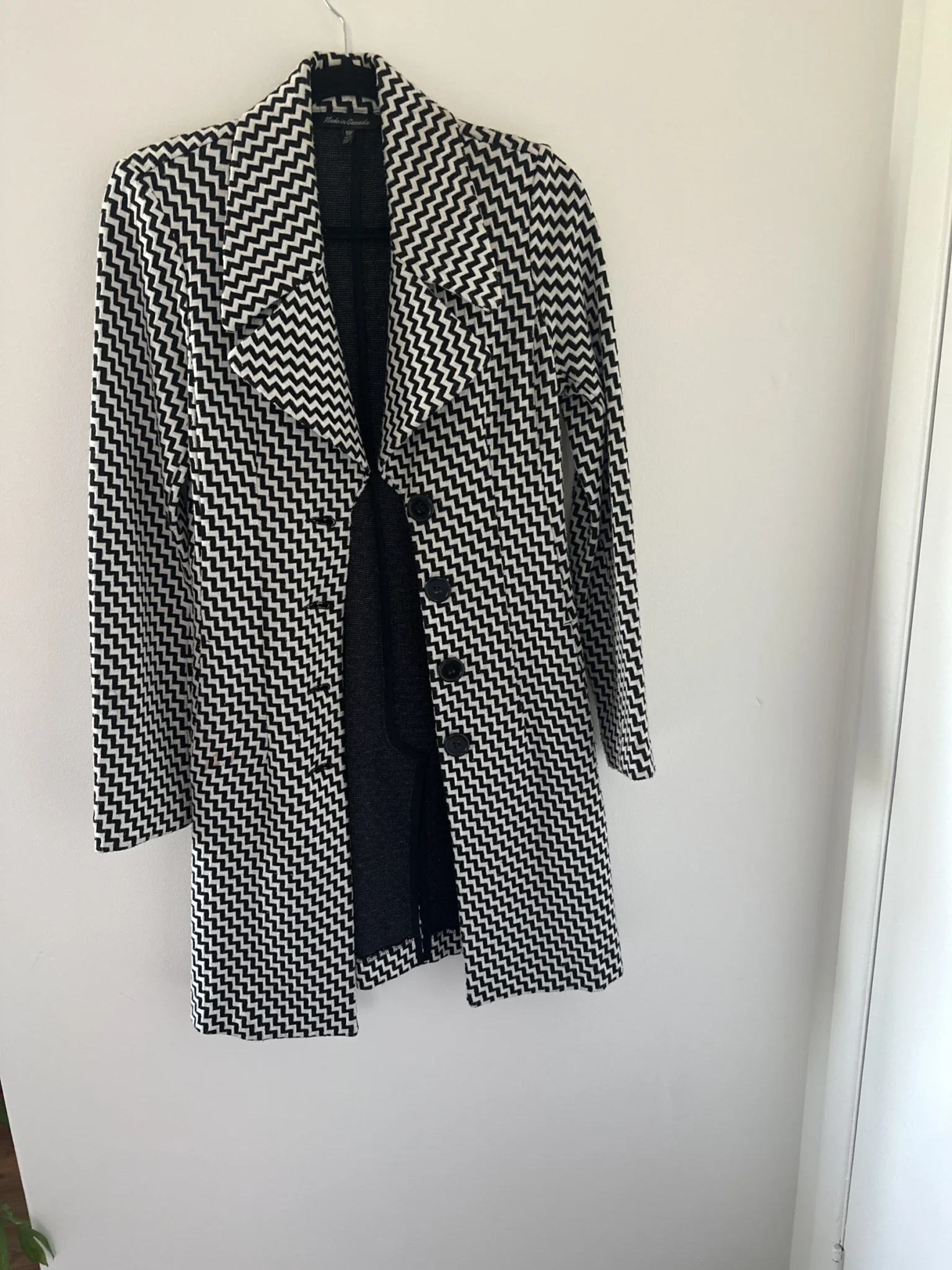 Image for Manteau mi-long noir et blanc Le Château