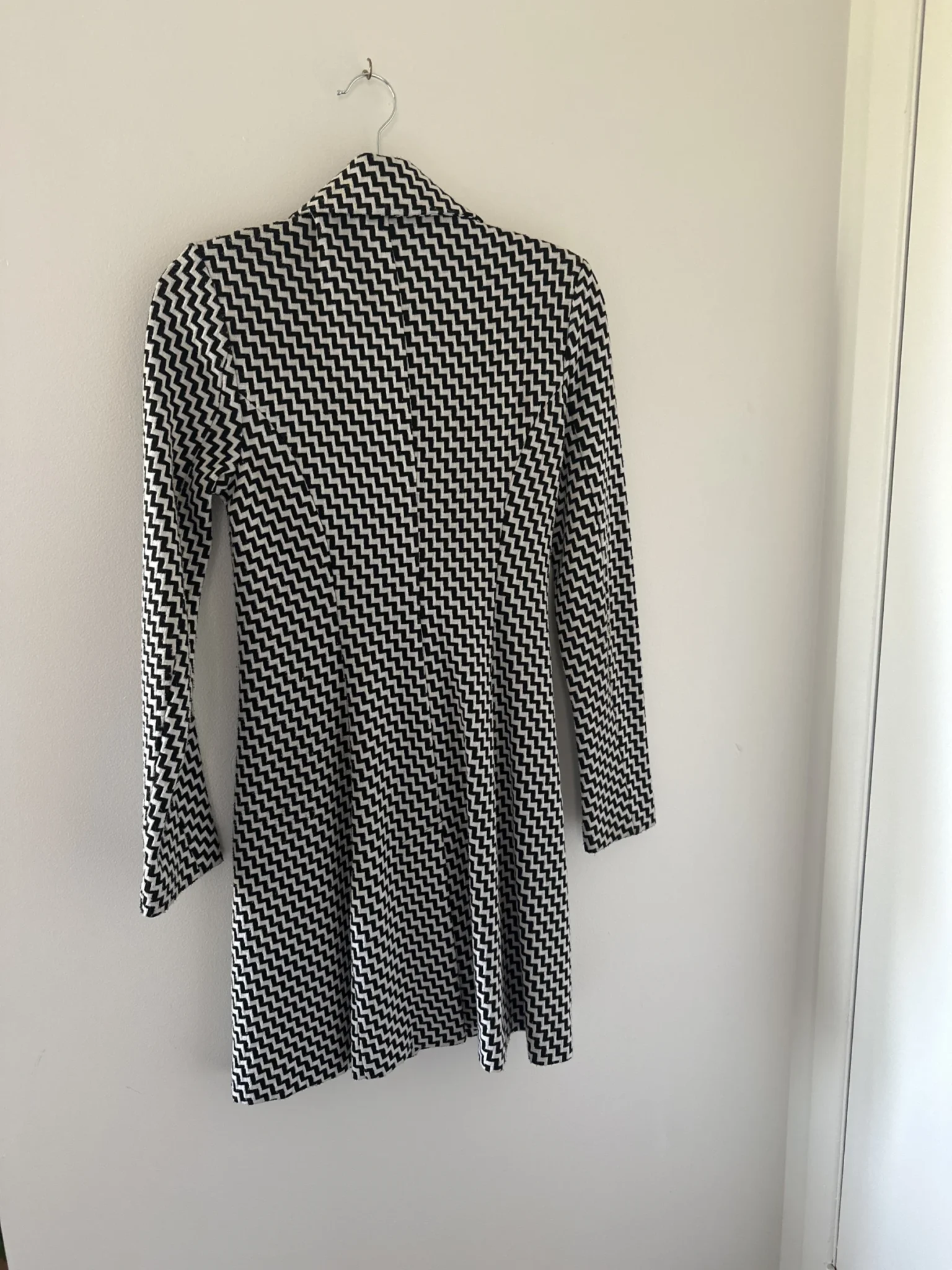 Image for Manteau mi-long noir et blanc Le Château