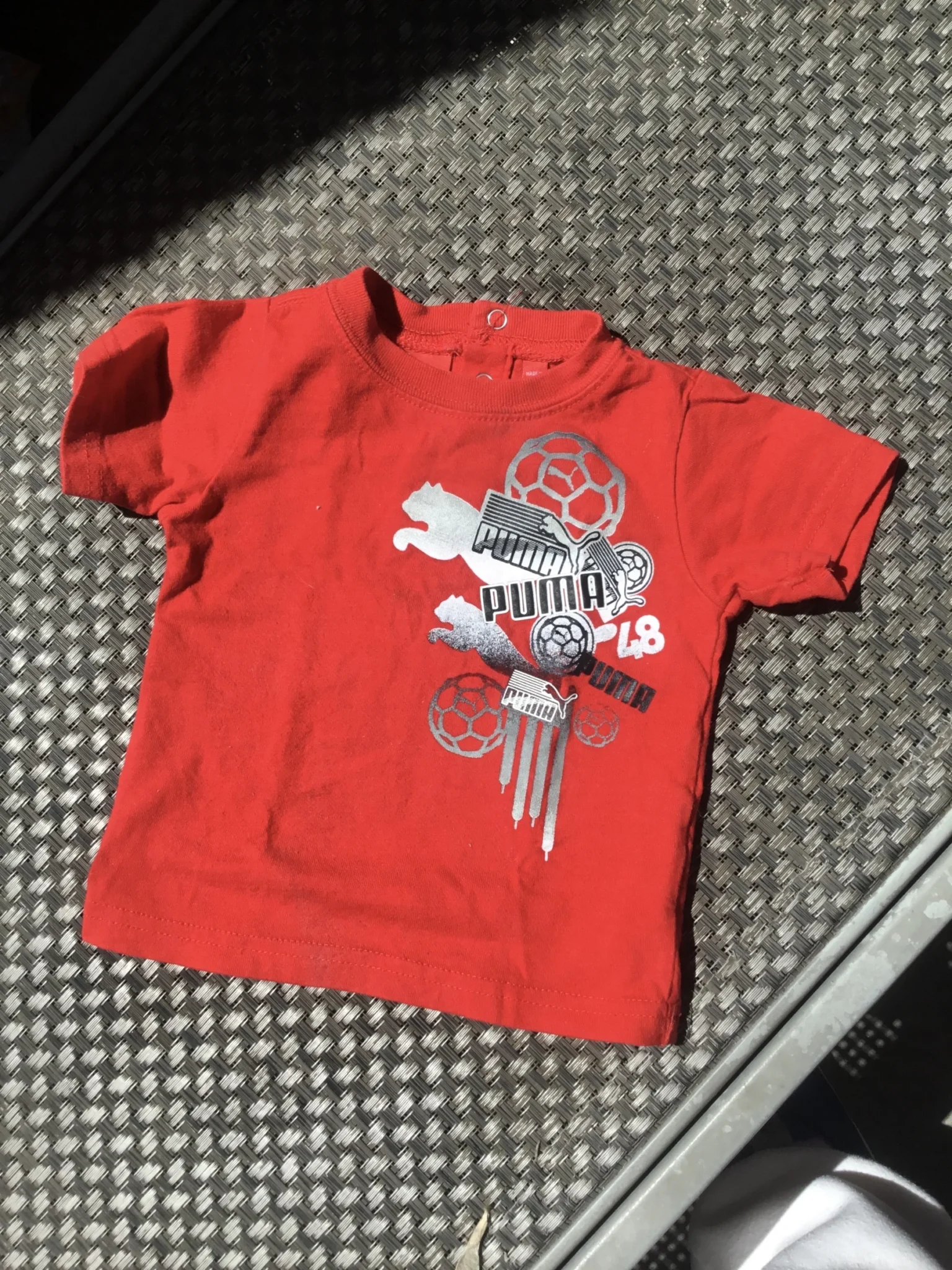 Image for Tee shirt rouge puma bébé unisexe, 6 - 9 mois fait petit