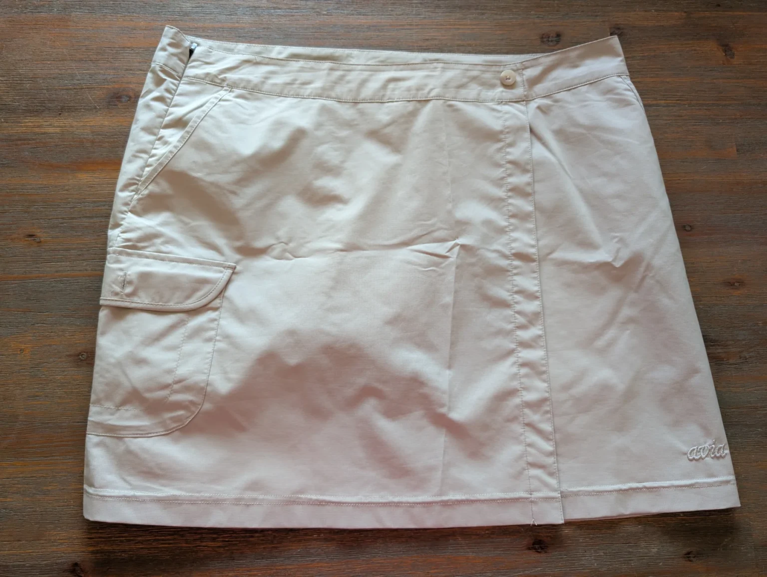 Featured image for Jupe short Avia