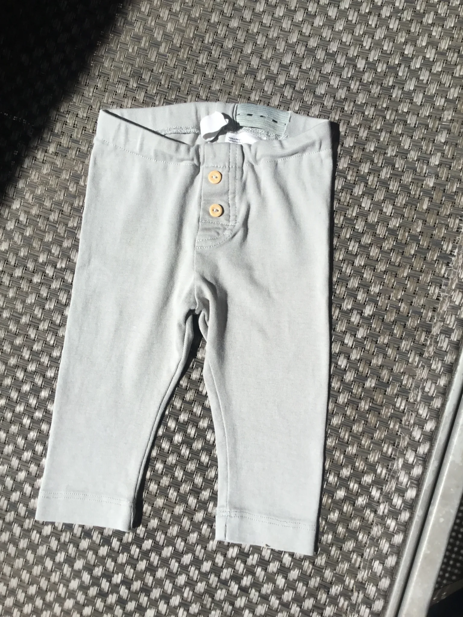 Featured image for Leggings gris pâle 6 mois