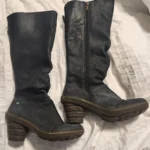Featured thumbnail for Bottes hautes noires