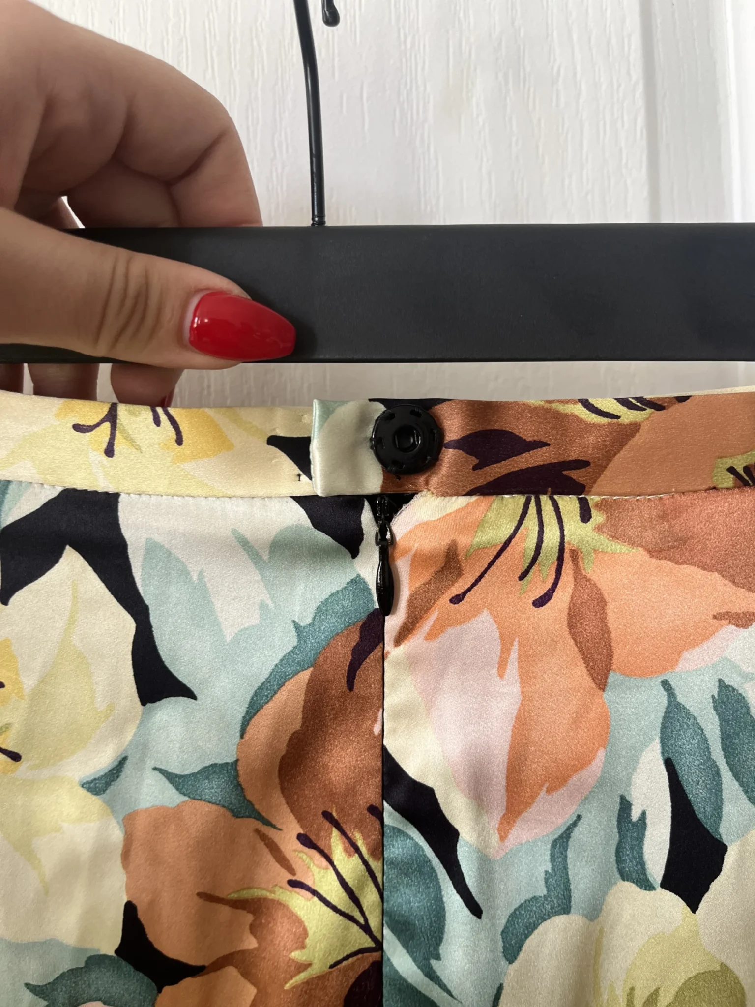 Image for Dolce Gabanna skirt size 40 floral pattern