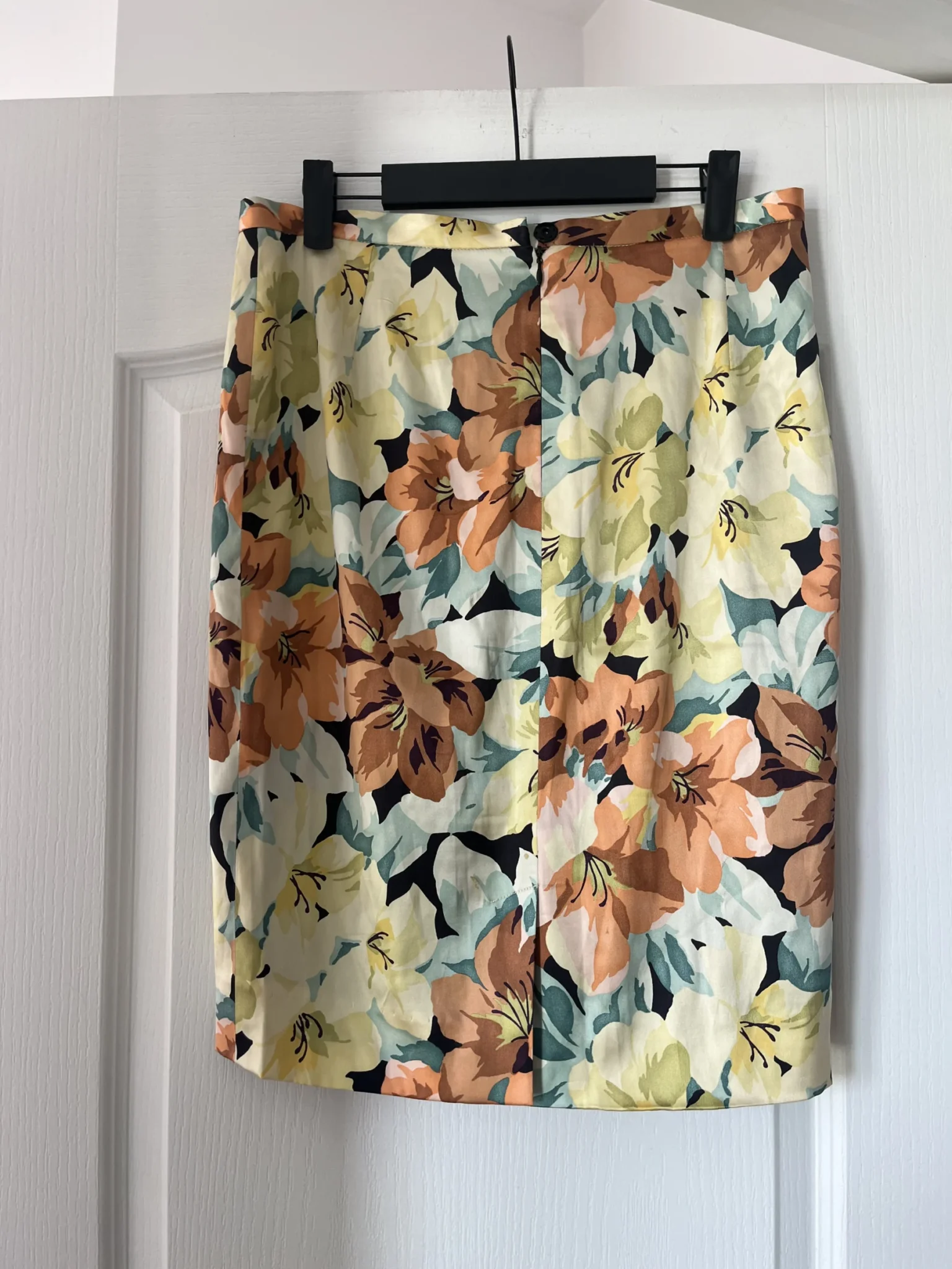 Image for Dolce Gabanna skirt size 40 floral pattern