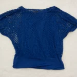 Featured thumbnail for Chandail en dentelle avec débardeur intégré
