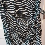 Thumbnail for Robe courte noire et blanche, zébré