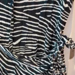 Thumbnail for Robe courte noire et blanche, zébré