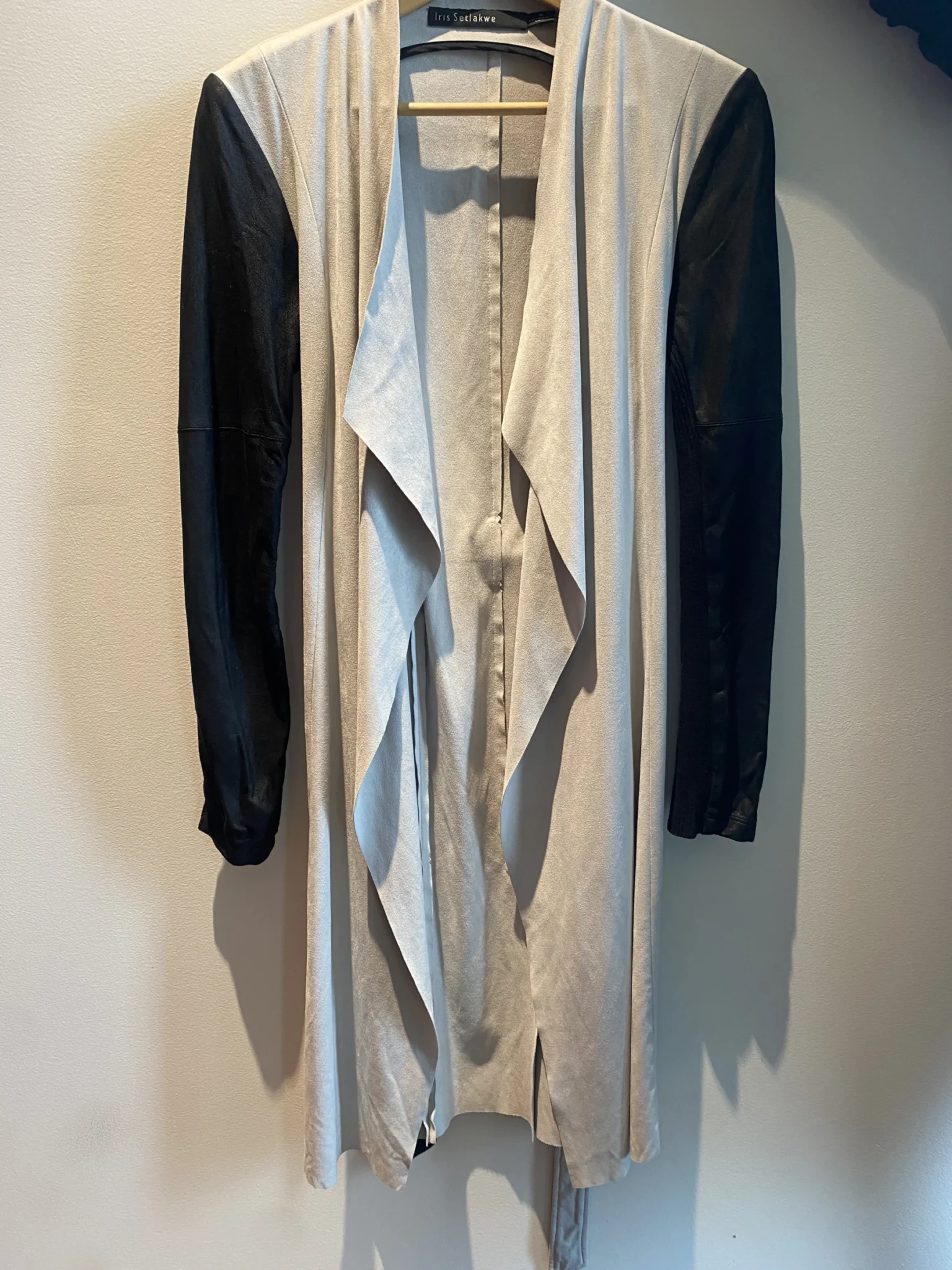 Featured image for Longue veste Iris Setlakwe effet suède