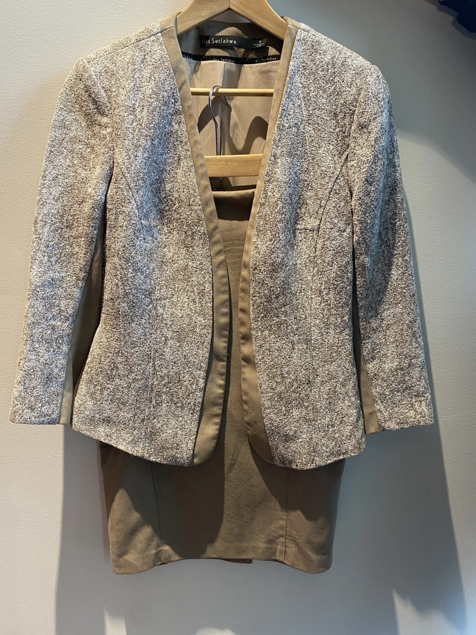 Featured image for Tailleur Iris Setlakwe