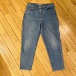 Featured thumbnail for Mom jean Levis - Taille 31