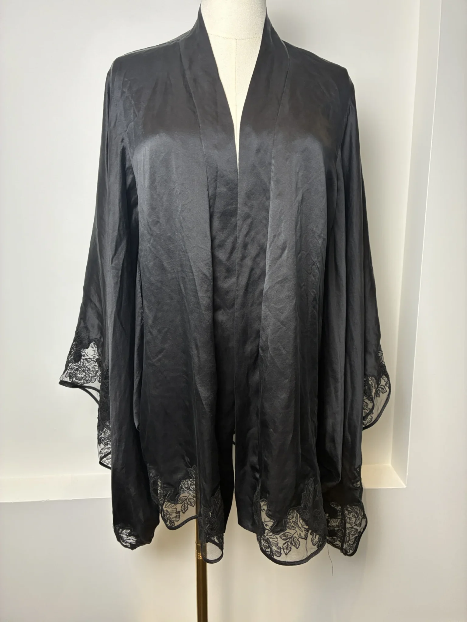 Featured image for kimono court Agent provocateur
