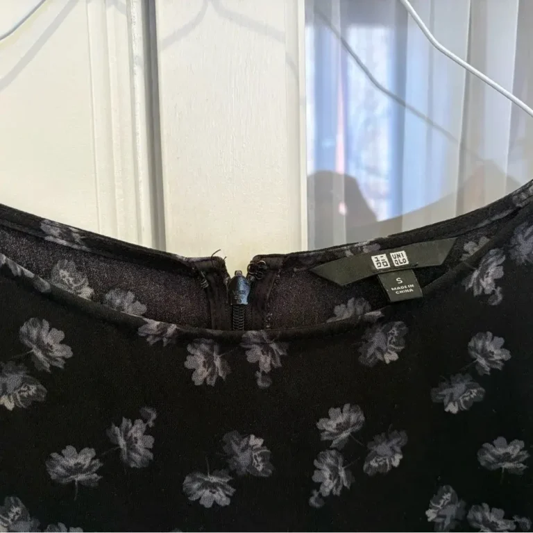 Image for Uniqlo black and blue floral dress