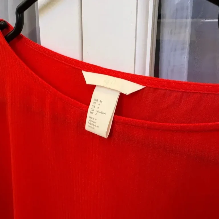 Image for Bright red blouse with ruffled sleeves H&M