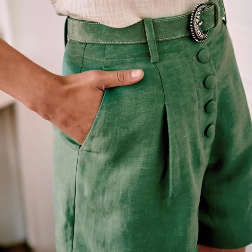 Image for Shorts Sézane model Luc