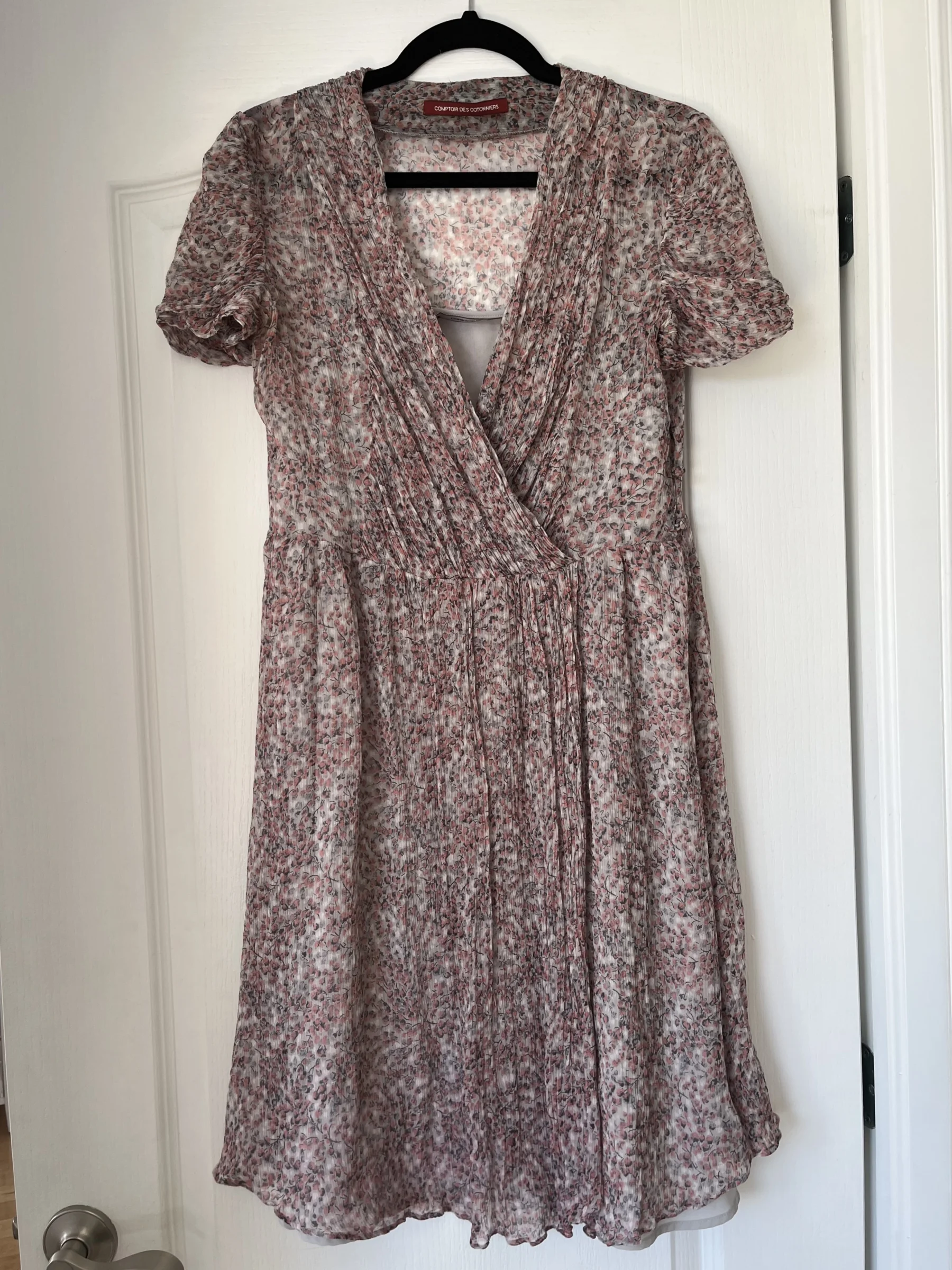 Robe Comptoir des Cotonniers rose fleuris et grise taille 40 soie Comptoir Des Cotonniers seconde main