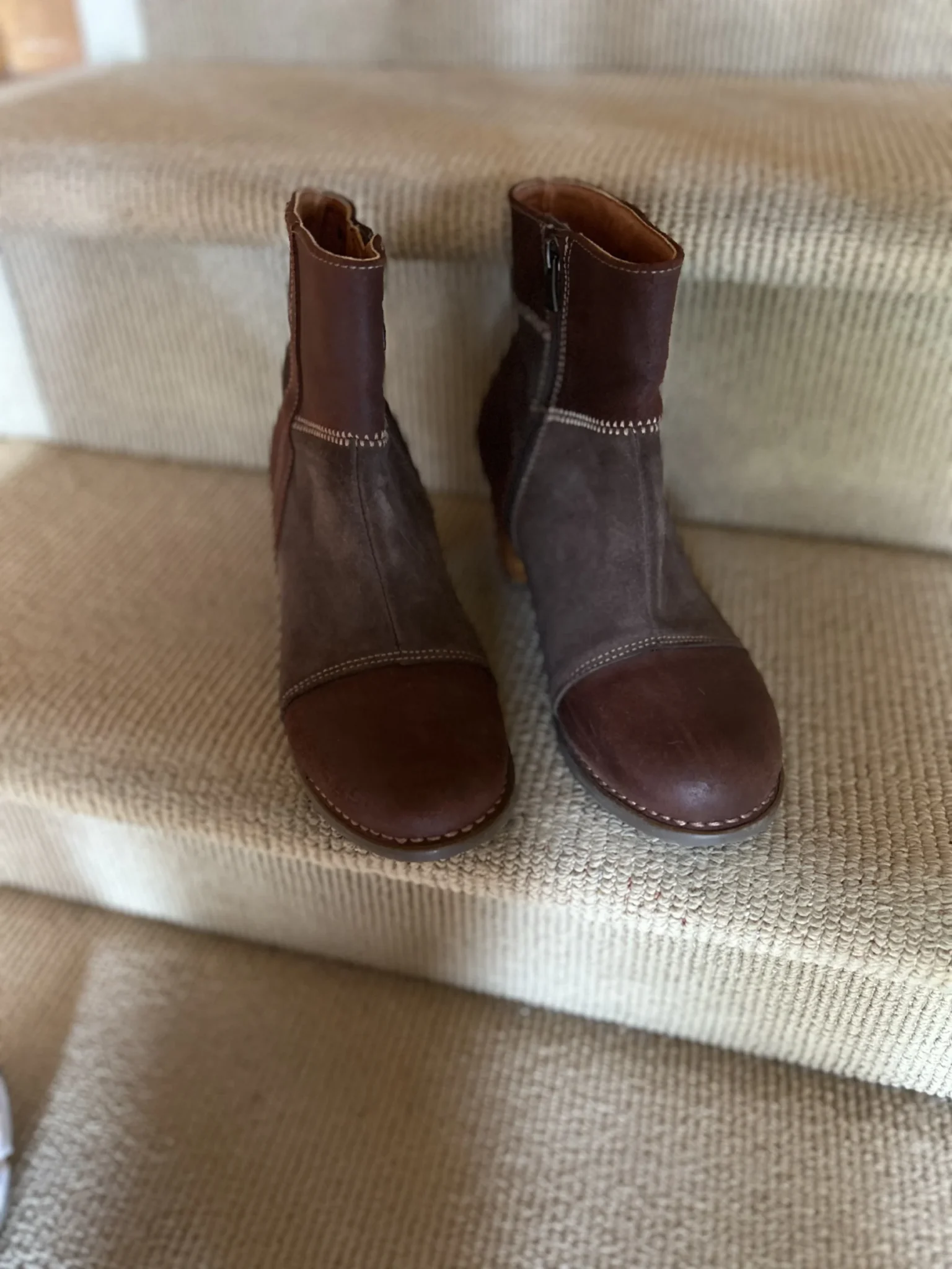 Image for Bottillons ART hauteur cheville très jolis. Talons de bois