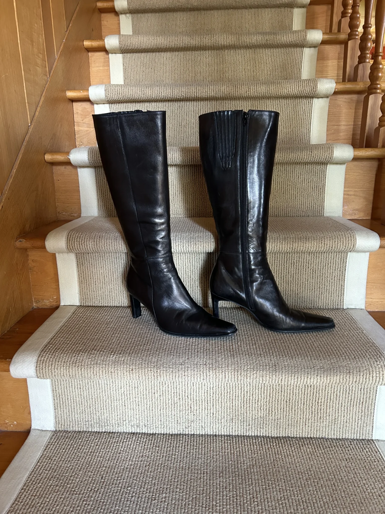 Featured image for Bottes  “Brown’s Couture”en cuir italien noir.à talons hauts