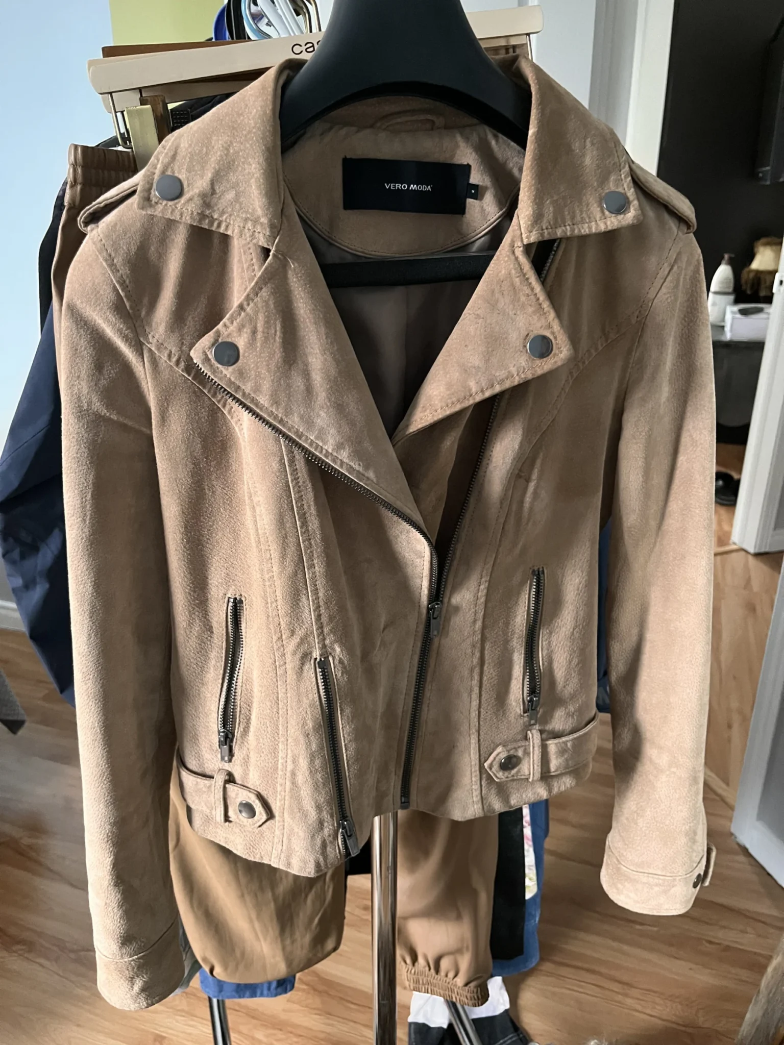 Featured image for Blouson style moto camel
