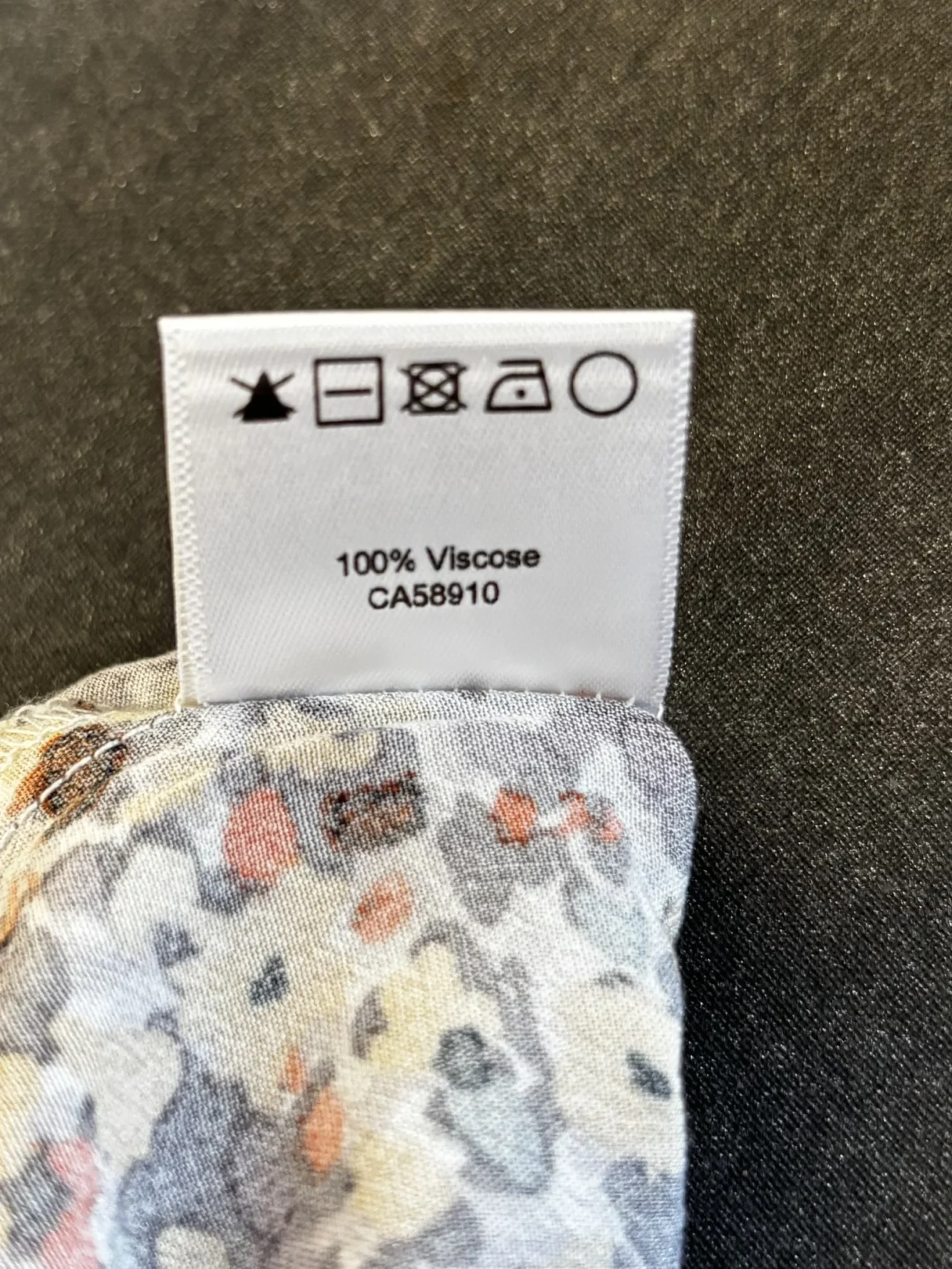 Image for ♥️Robe ESSENTIALS AND CO