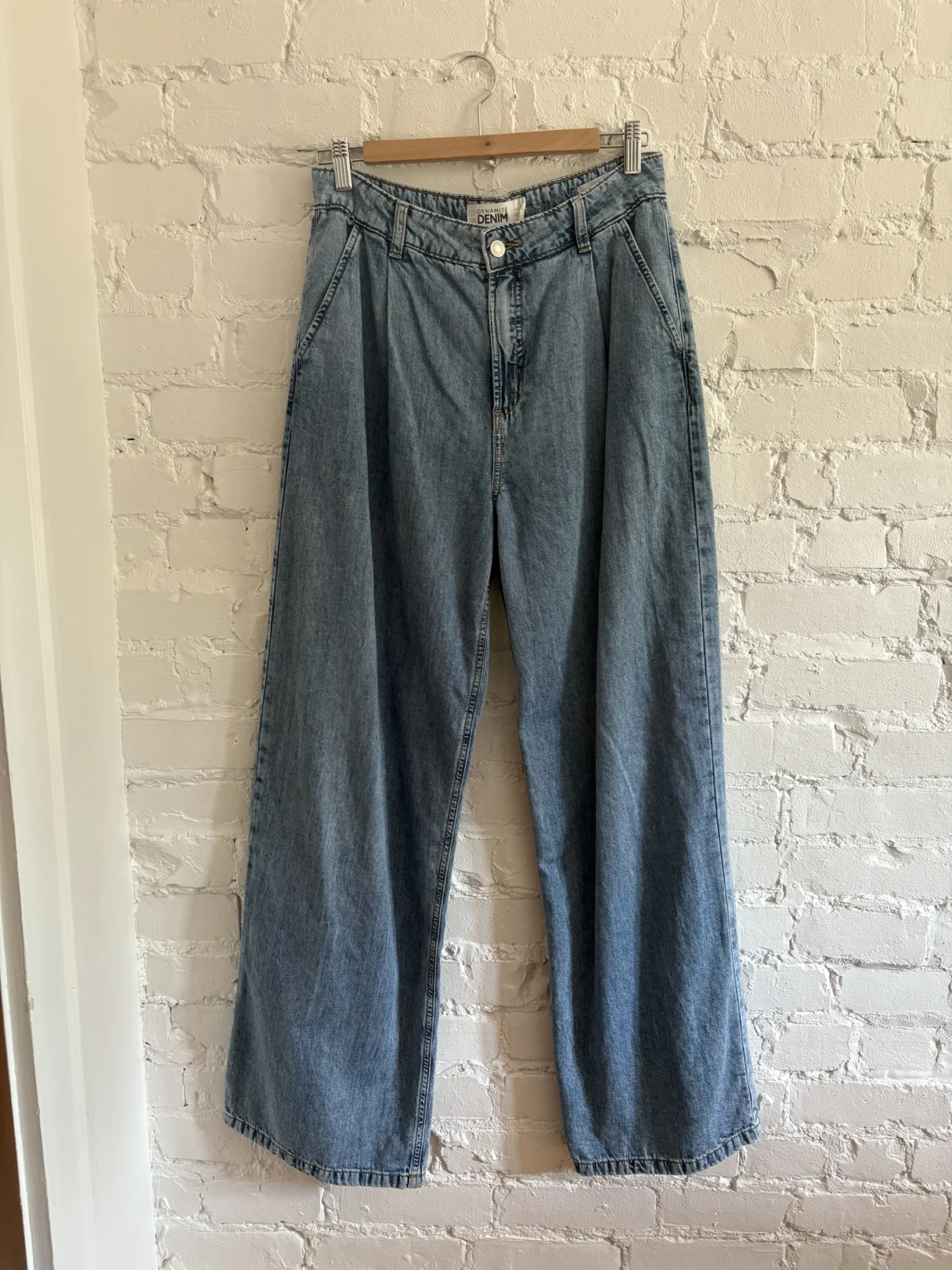 Featured image for Wide-leg jeans