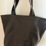 Featured thumbnail for Grand sac en cuir