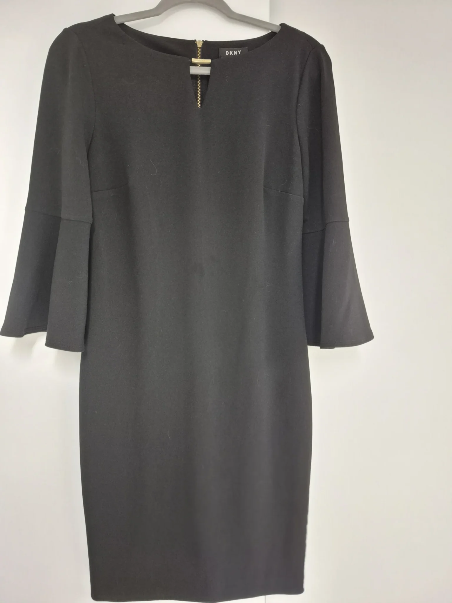 Featured image for Belle robe DKNY