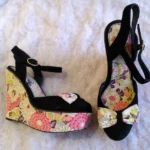 Featured thumbnail for Chaussures plateformes fleuries t.41 - Shelly's